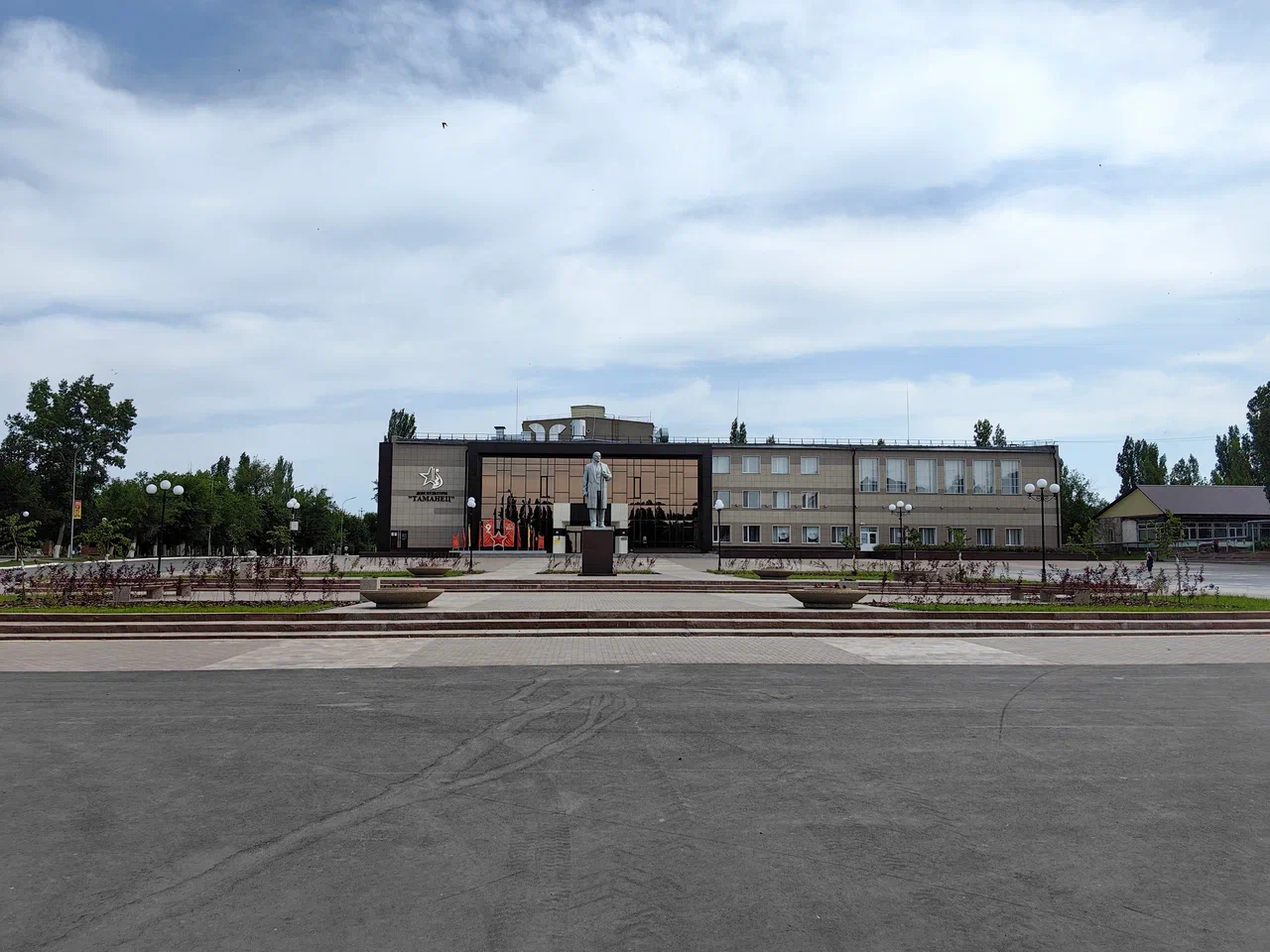 Центральная площадь.