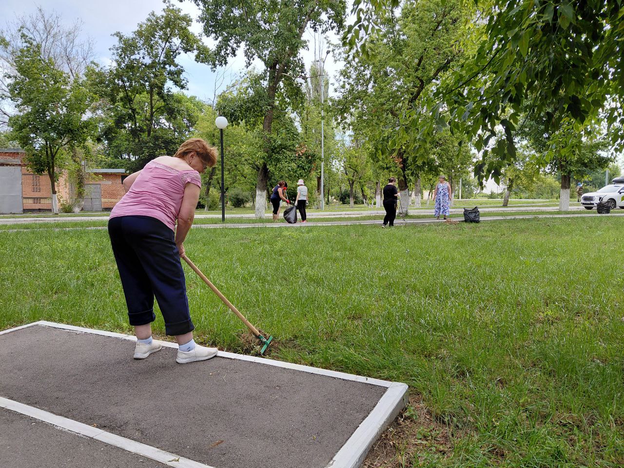 В Светлом продолжаются работы по благоустройству.