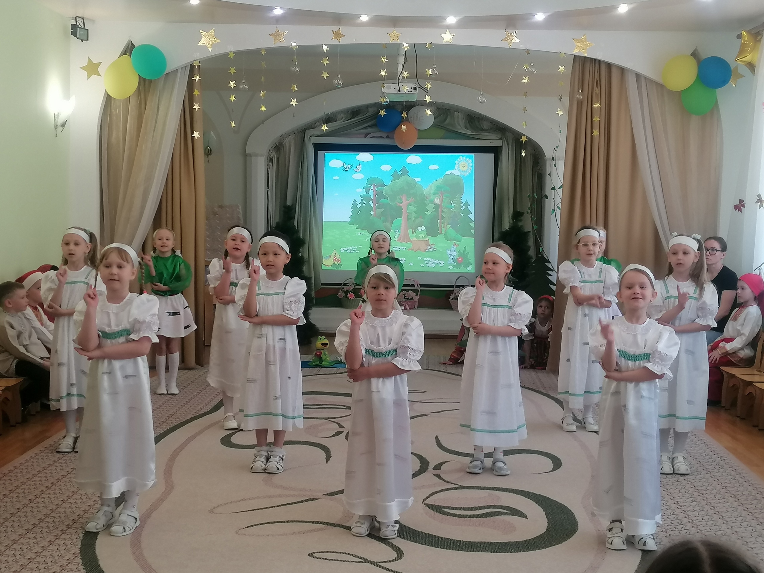 В детском саду прошёл праздник, посвящённый дню Земли.