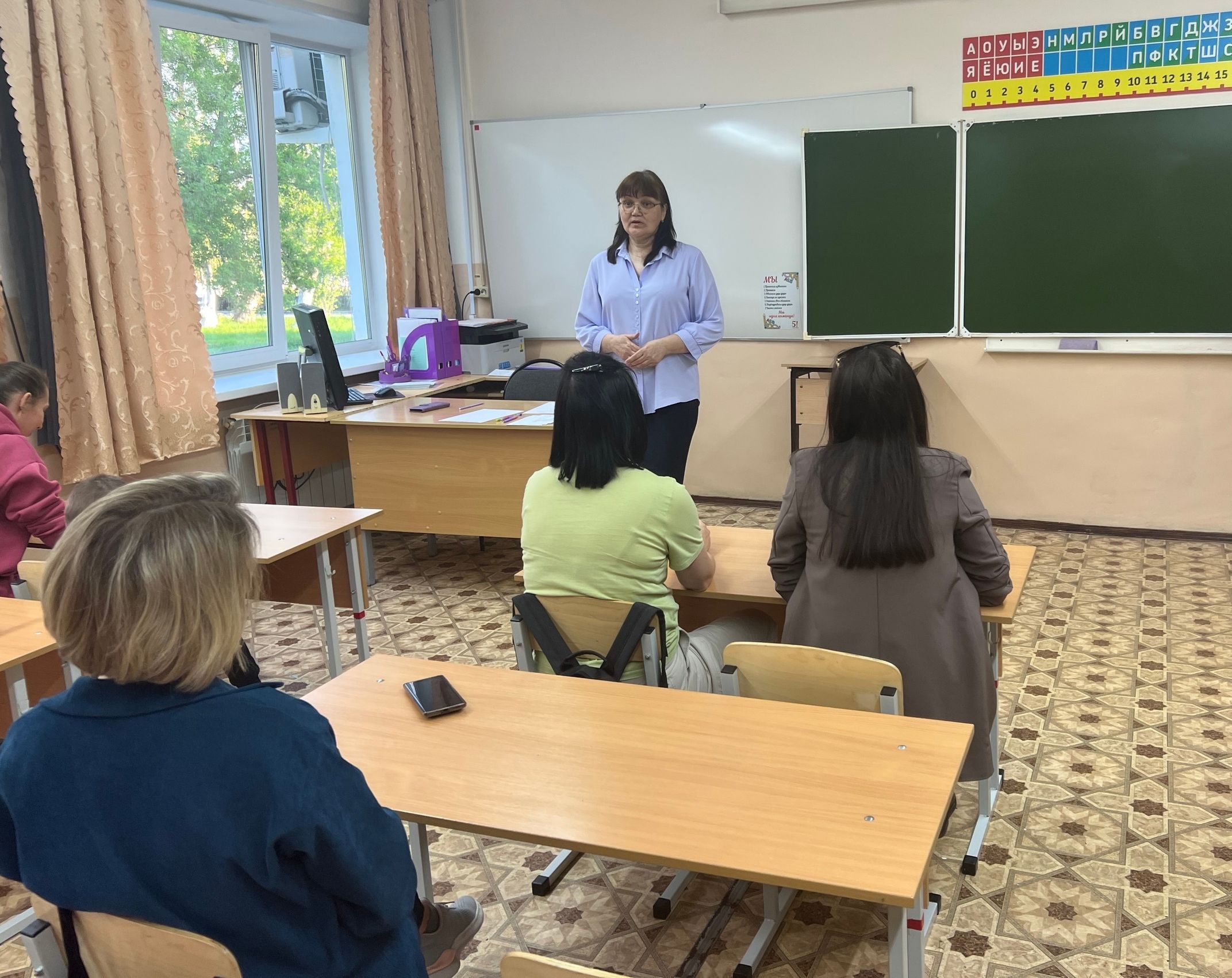 Родителям светловских школьников рассказали как правильно организовать летний отдых своим детям.