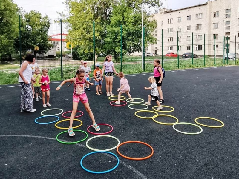 Здоровое лето: на спортивной площадке светловских ребят ждало много сюрпризов.