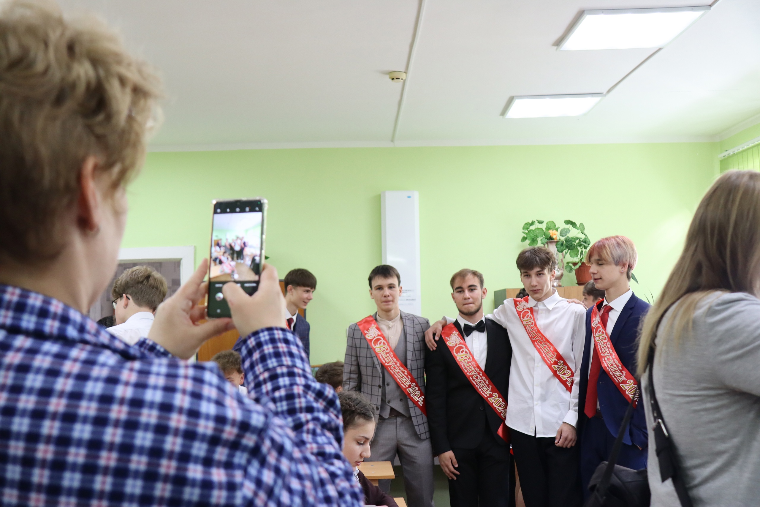 Установлены единые дни проведения последнего звонка и выпускного в школах в 2025 году.