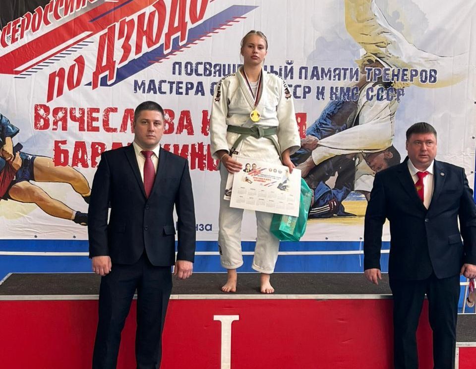 Светловские спортсмены вернулись с Всероссийских соревнований по дзюдо с двумя золотыми медалями.
