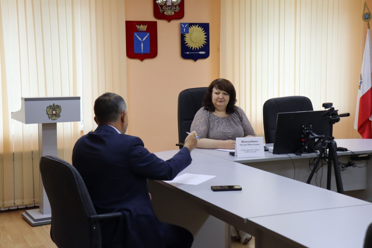 Глава городского округа ЗАТО Светлый Оксана Шандыбина провела встречу с жителями.