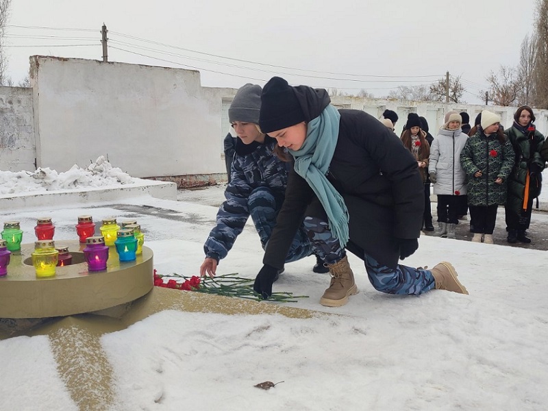 В День Неизвестного солдата светловские школьники приняли участие в акции «Огни памяти».