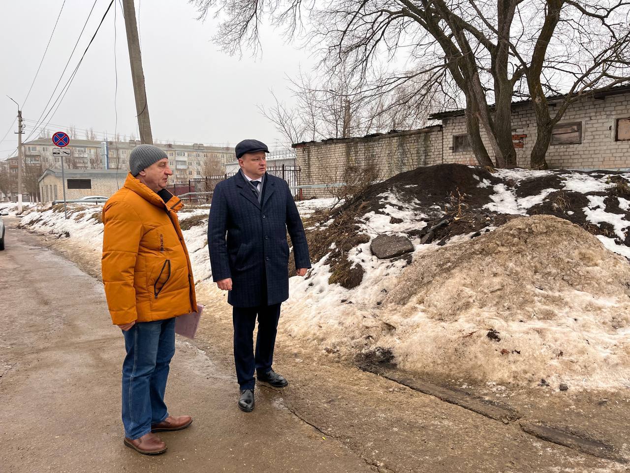 Сергей Баталов провел совещание с выходом на место.