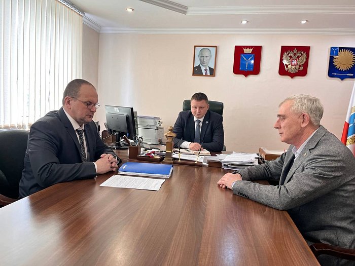 Кирилл Кириленко провел рабочую встречу с главой городского округа Сергеем Баталовым.