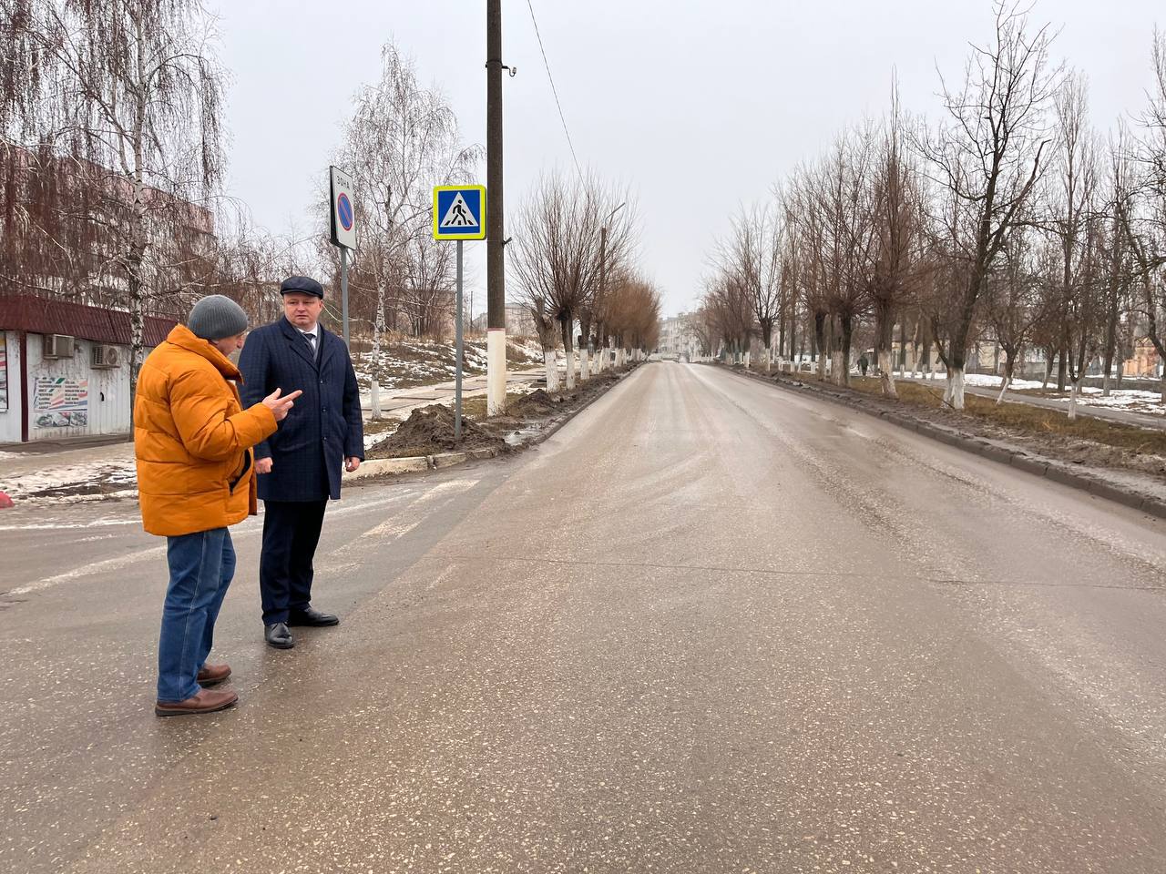 Сергей Баталов провел совещание с выходом на местность.