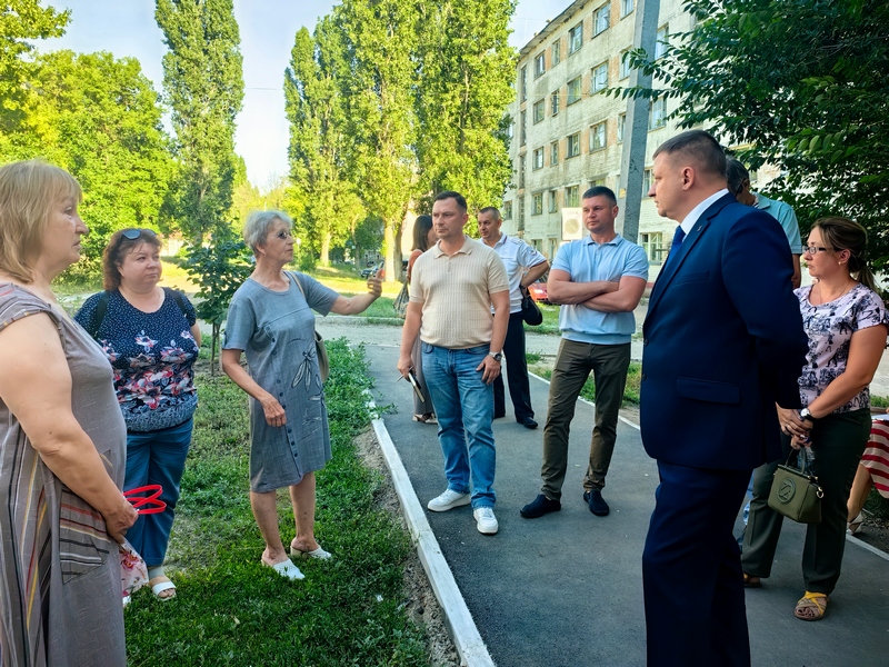 Сергей Баталов проведет встречу с жителями.