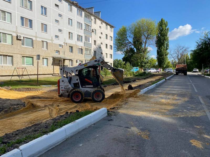 В Светлом продолжается ремонт дворов.