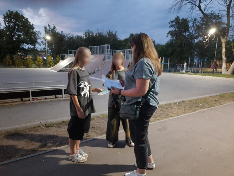 Специалисты КДН проверяют детей, находящихся в общественных местах без сопровождения взрослых.