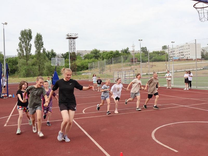 «Первые в спорте» провели игровую программу на светловском стадионе.