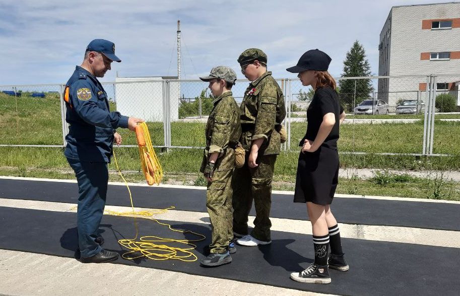 В пожарной части прошли соревнования военно-спортивного лагеря &quot;Щит Отечества&quot;.