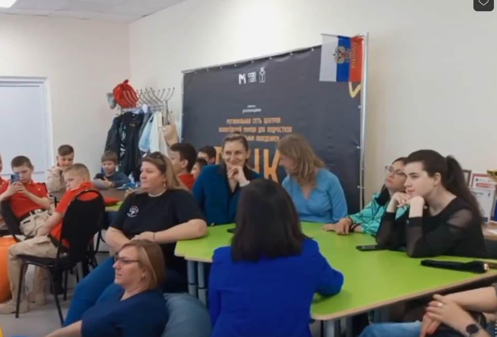 В &quot;Точке с запятой&quot; прошел квиз, посвященный Международному дню семьи.