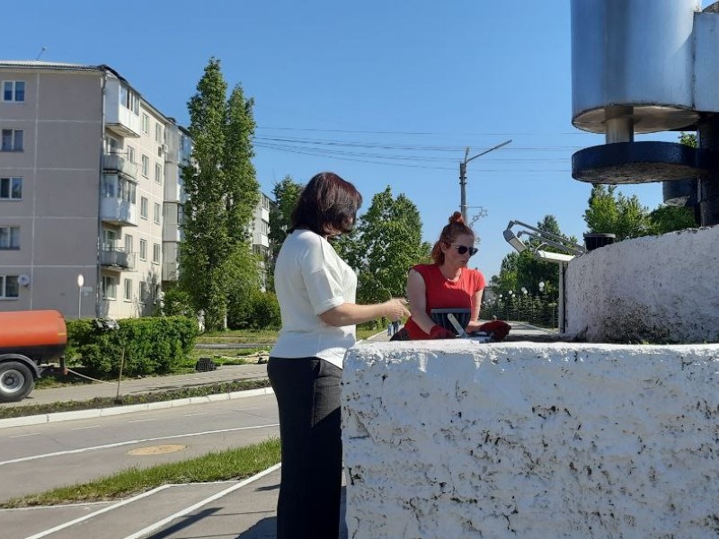 Клумбы Светлого преображаются.