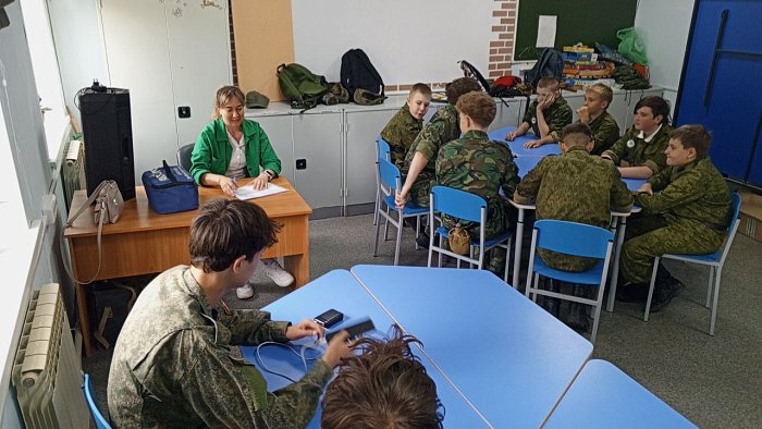 С курсантами военно-спортивного лагеря провели профилактическую беседу.