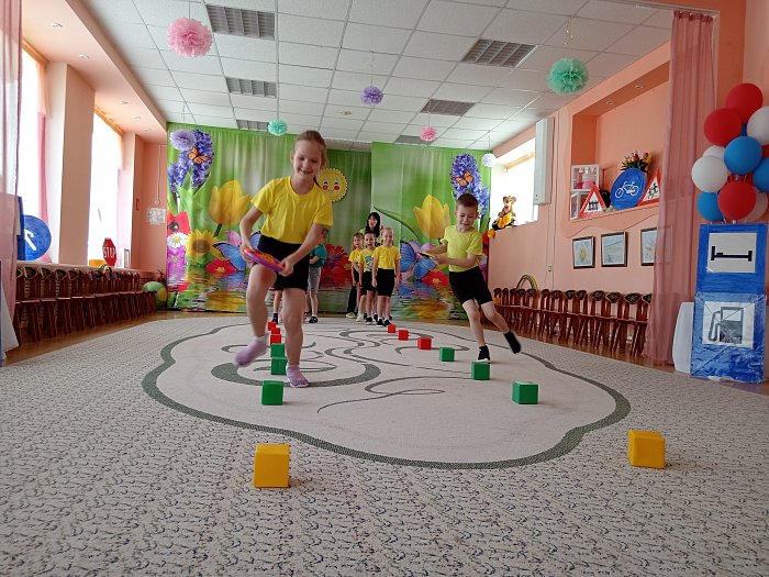 Дошколята отправились в «Путешествие по городу дорожных знаков».