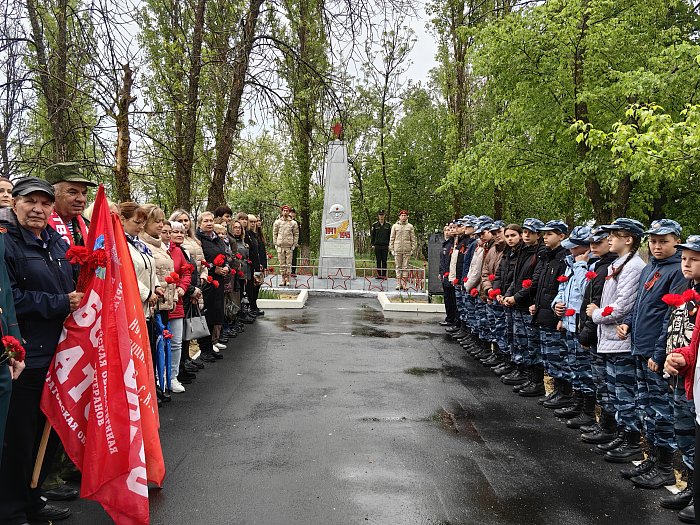 В преддверии празднования Дня Победы в селе Елховка прошел торжественный митинг.