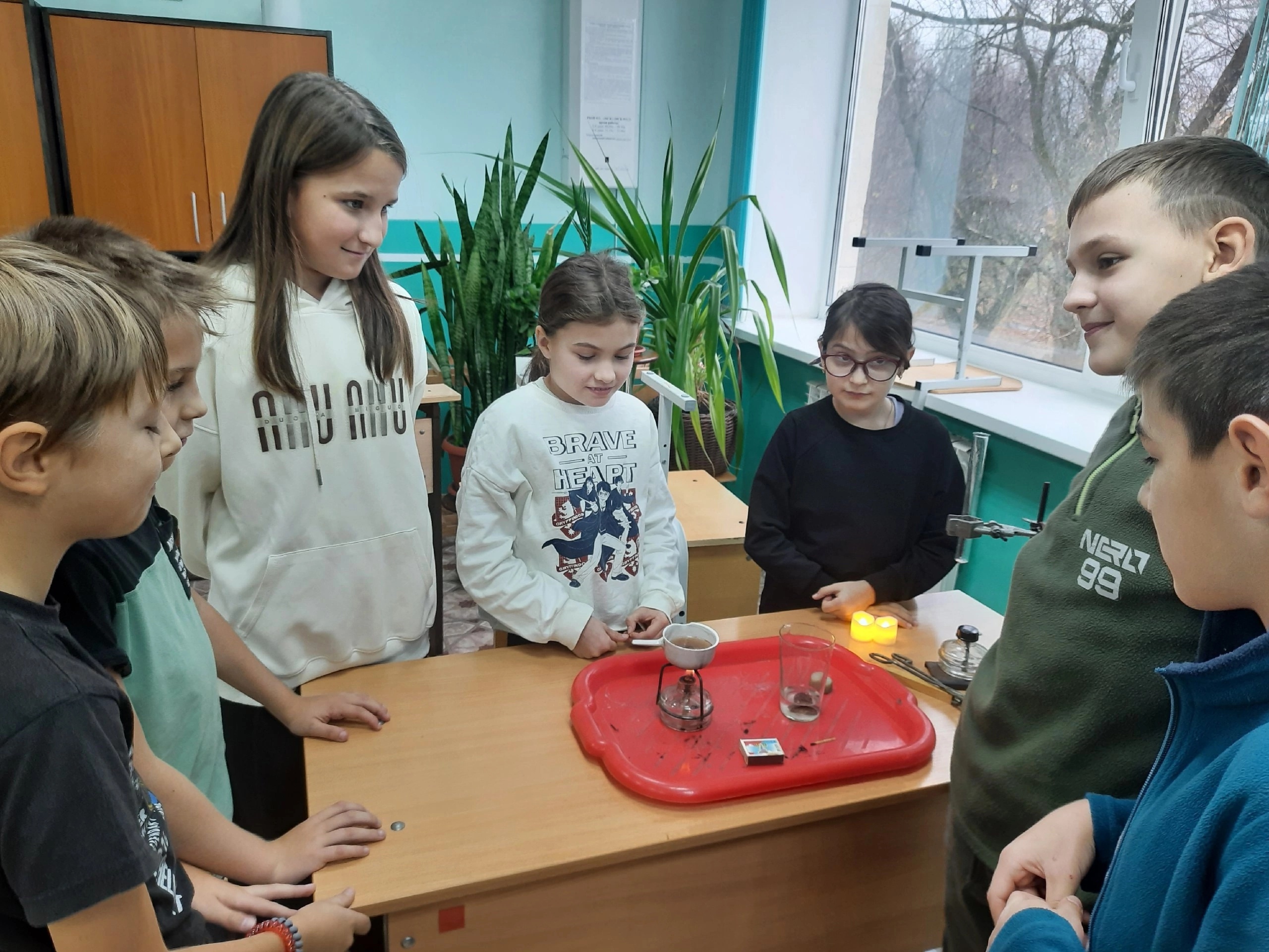 Школьники изучили «осенние фокусы природы».