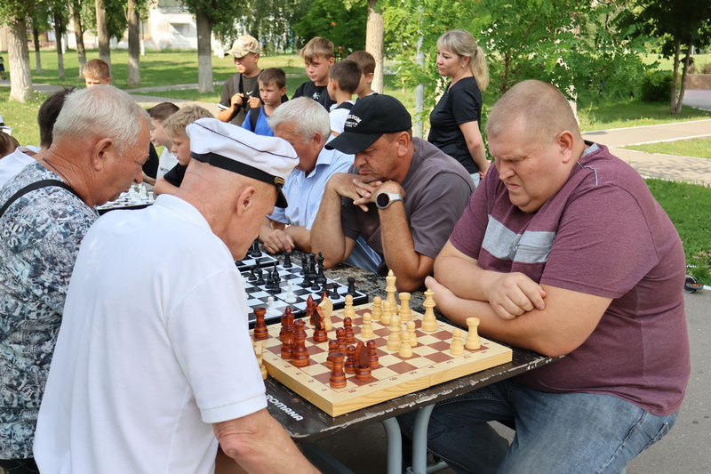 Международный день шахмат светловские любители этой игры отметили традиционным фестивалем.