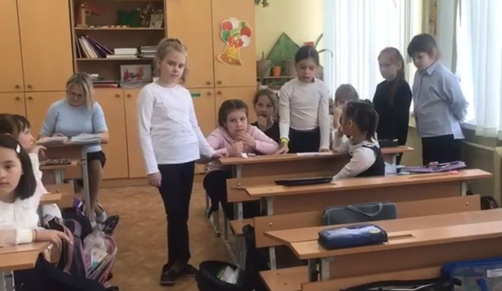 С младшими школьниками провели интерактивную беседу &quot;Экология начинается с тебя&quot;.