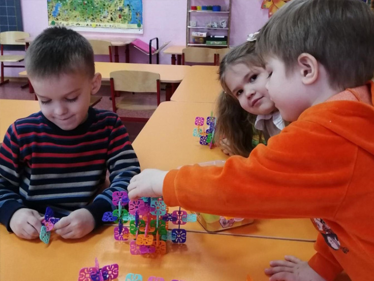 В "Светлячке" прошел День детей - изобретателей. В "Светлячке" прошел День детей - изобретателей.