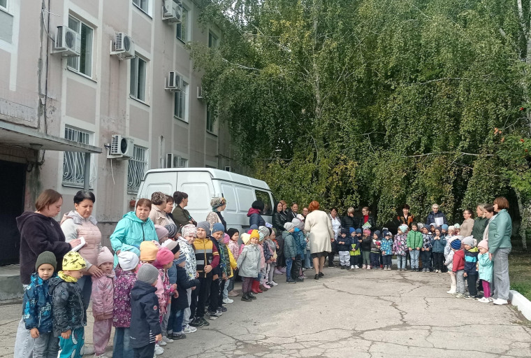 В детском саду прошли тренировочные пожарные эвакуации. В детском саду прошли тренировочные пожарные эвакуации.