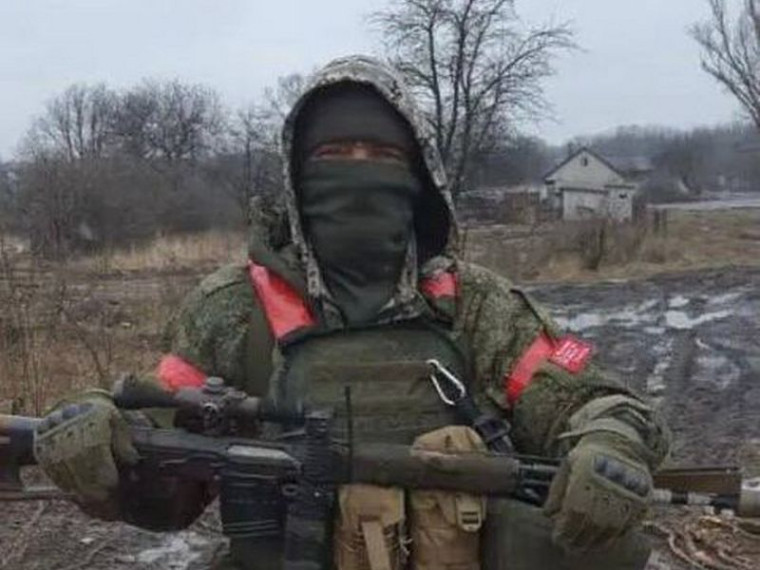Участника СВО из Калининского района наградили медалью Суворова. Участника СВО из Калининского района наградили медалью Суворова.