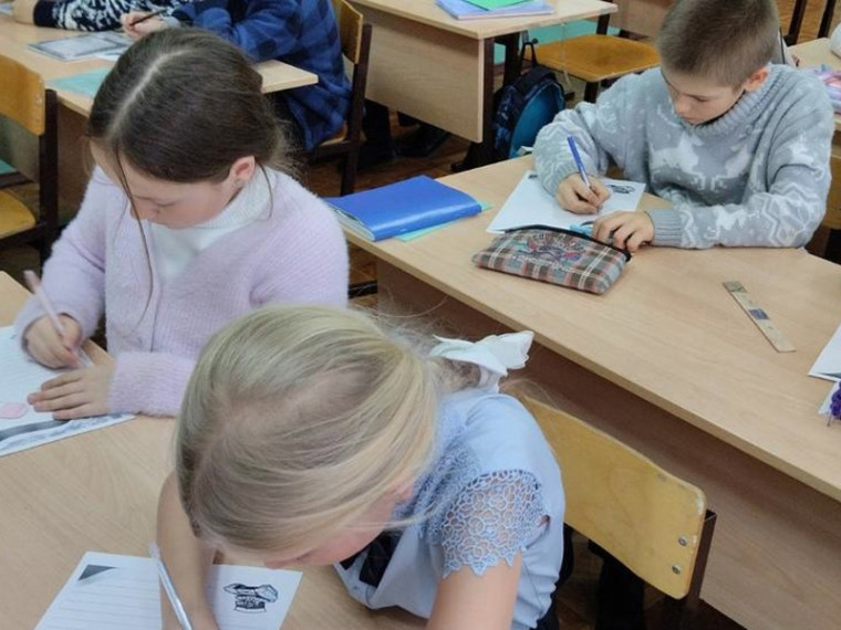 Светловские школьники продолжают участвовать в акции «Пишу тебе, герой». Светловские школьники продолжают участвовать в акции «Пишу тебе, герой».