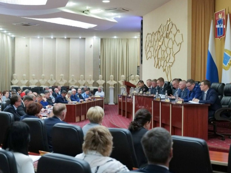 Роман Бусаргин поручил предоставить ему список районов, которые не должным образом проработали вопрос подачи заявок для участия в модернизации здравоохранения. Роман Бусаргин поручил предоставить ему список районов, которые не должным образом проработали вопрос подачи заявок для участия в модернизации здравоохранения.