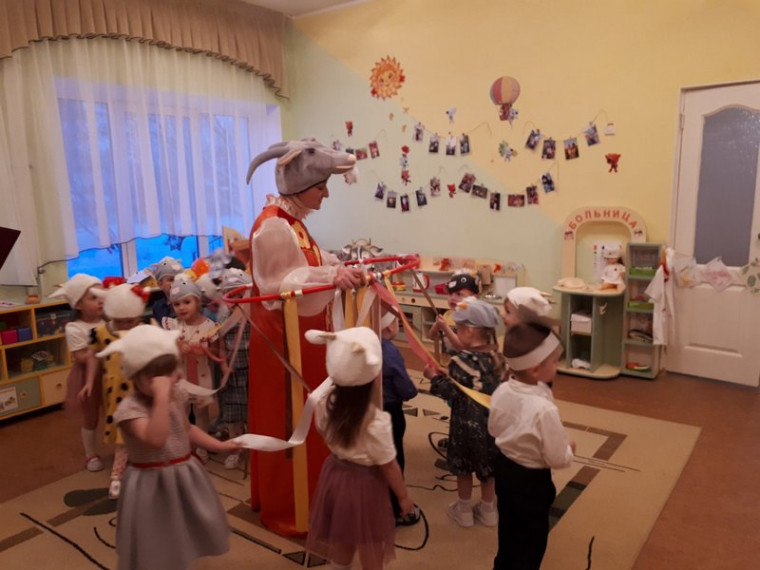 Ко Дню матери в детском саду "Светлячок" прошли праздничные мероприятия. Ко Дню матери в детском саду "Светлячок" прошли праздничные мероприятия.