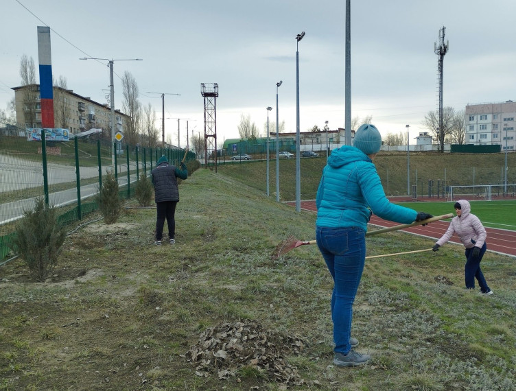 Сотрудники спортивной школы провели субботник. Сотрудники спортивной школы провели субботник.