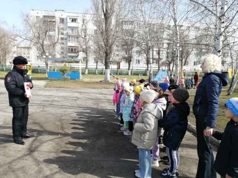 В детском саду прошёл День дорожной безопасности. В детском саду прошёл День дорожной безопасности.