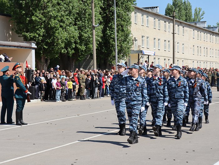 День Победы для светловцев начался на плацу дивизии. День Победы для светловцев начался на плацу дивизии.