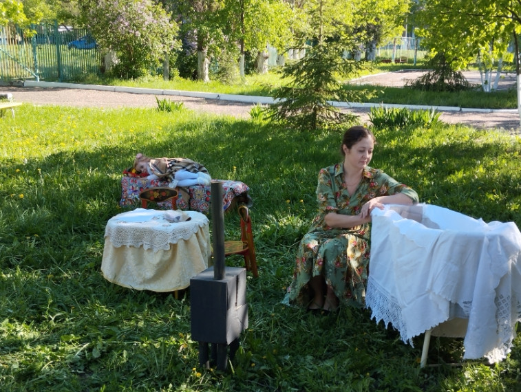 Пусть будет мир на всей планете: в детском саду прошел праздничный концерт. Пусть будет мир на всей планете: в детском саду прошел праздничный концерт.
