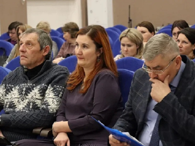 В Георгиевском зале прошел ежегодный отчет главы городского округа. В Георгиевском зале прошел ежегодный отчет главы городского округа.