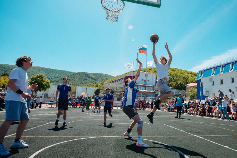 Команда школьного спортивного клуба «Мустанг» вернулась с Всероссийских спортивных игр. Команда школьного спортивного клуба «Мустанг» вернулась с Всероссийских спортивных игр.