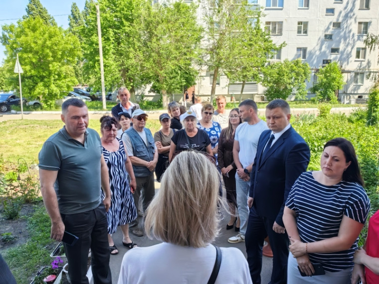 Долгожданный ремонт дома №18 по улице Гагарина будет продолжен. Долгожданный ремонт дома №18 по улице Гагарина будет продолжен.