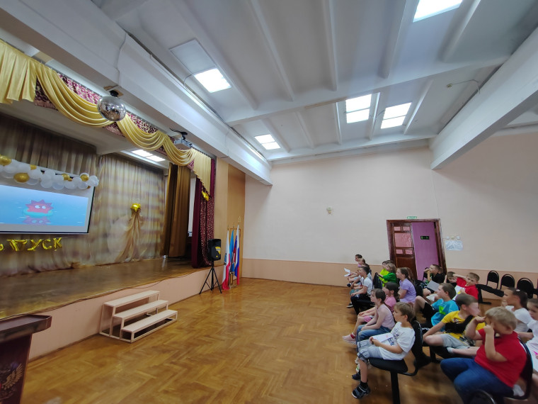 Воспитанники школьного летнего лагеря повторили правила безопасности. Воспитанники школьного летнего лагеря повторили правила безопасности.