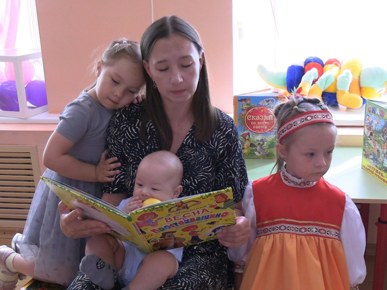 В детском саду прошла акция «Читаем всей семьёй». В детском саду прошла акция «Читаем всей семьёй».