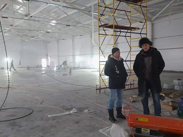 На территории новой ледовой арены продолжаются активные строительные работы. На территории новой ледовой арены продолжаются активные строительные работы.