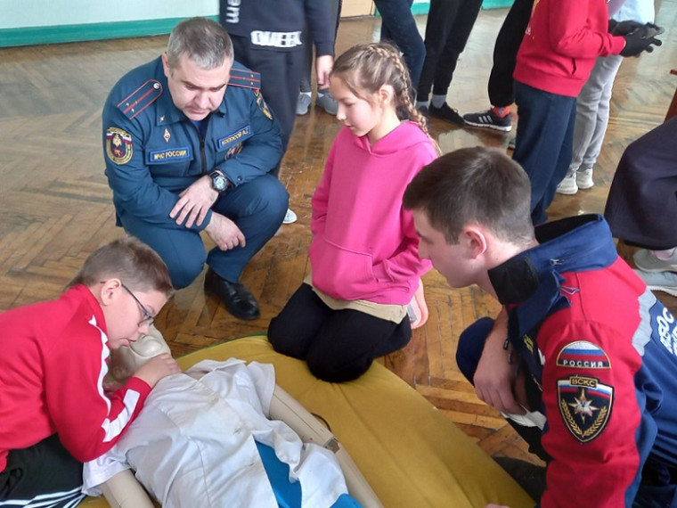 Юные пожарные-спасатели выявляли сильнейших. Юные пожарные-спасатели выявляли сильнейших.