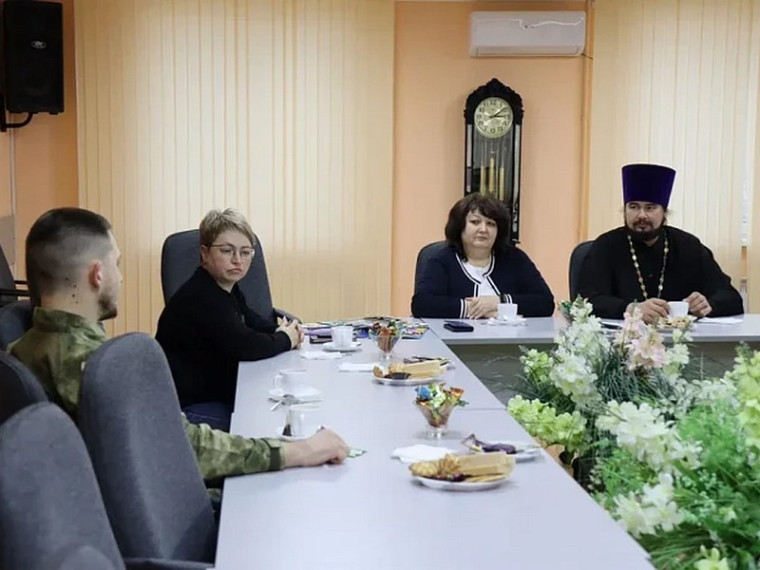 Глава городского округа Оксана Шандыбина поздравила с наступающим Новым годом семьи участников СВО. Глава городского округа Оксана Шандыбина поздравила с наступающим Новым годом семьи участников СВО.