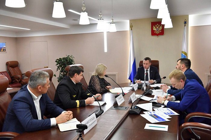 Губернатор провел совещание по организации движения пассажирских междугородних перевозок по Волге. Губернатор провел совещание по организации движения пассажирских междугородних перевозок по Волге.